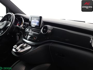Mercedes V 220 - 10
