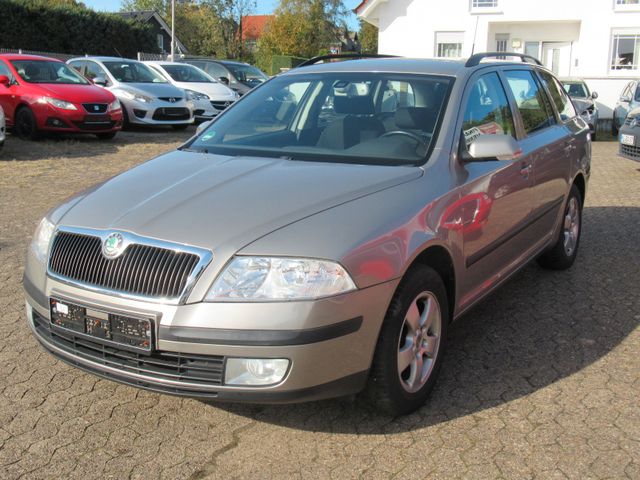 Skoda Octavia 1.6 FSI Combi Elegance KlimaA,AHK,Sitzhe