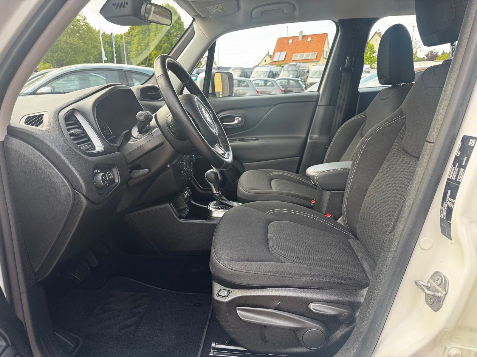 Fahrzeugabbildung Jeep Renegade Limited FWD Automatik Navi Kamera Sitzh