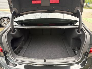 BMW 320d xDrive Limousine M Sportpaket HK HiFi DAB