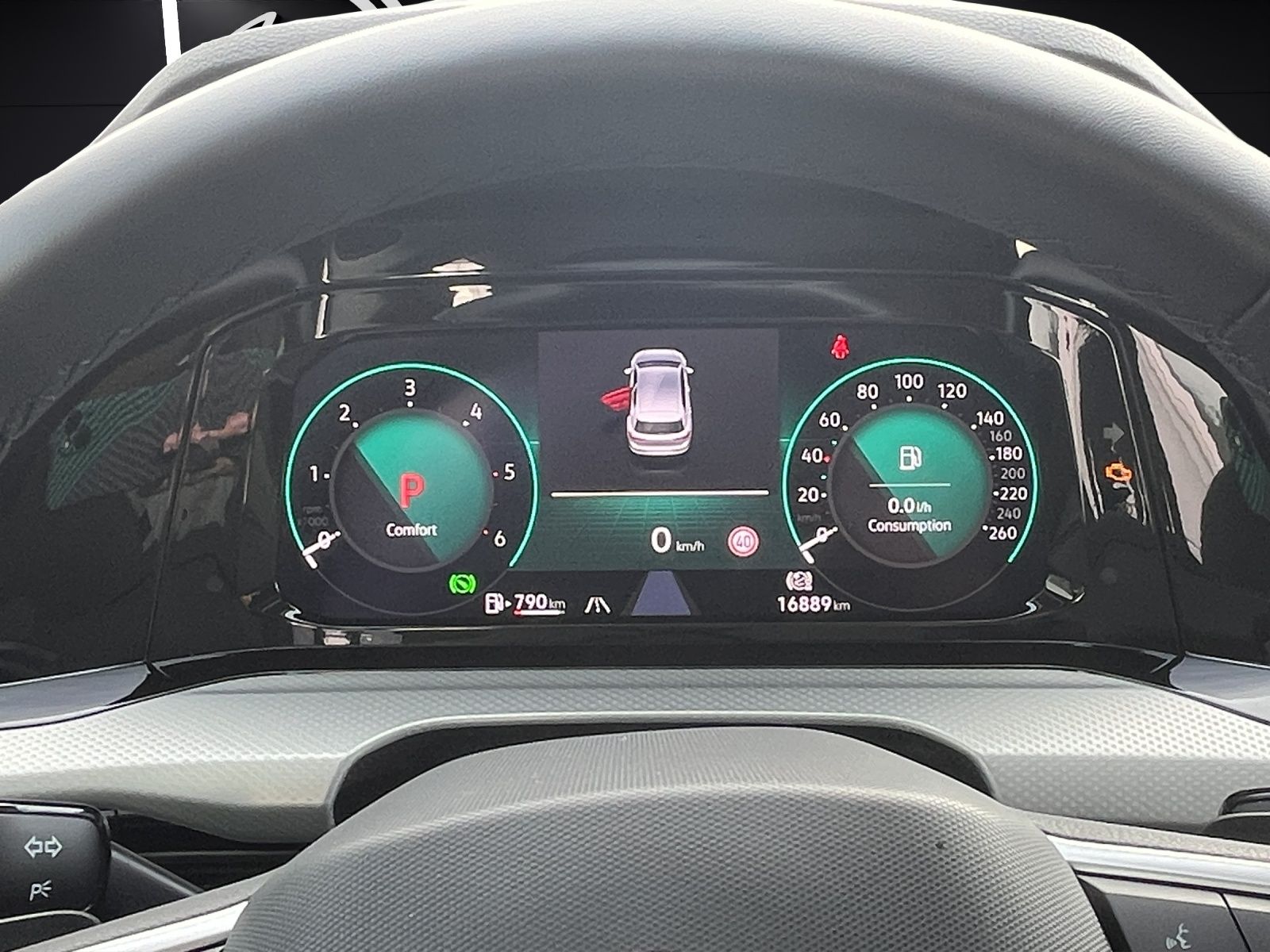 Fahrzeugabbildung Volkswagen Golf VIII TDI DSG AHK PANORAMA Kamera HuD ACC LE