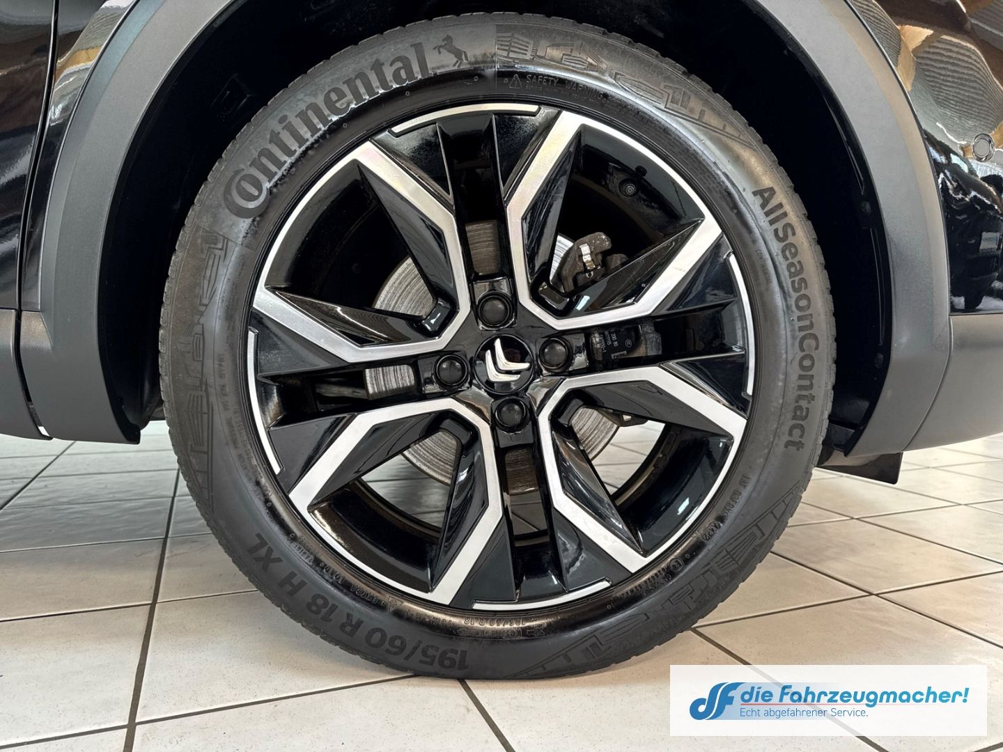 Fahrzeugabbildung Citroën C4 E- Shine HUD Navi 360 Kamera LED Apple CarPla