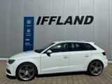 Audi A3 Sportback 2.0TDI*Ambition*SITZH*EINPH - Audi A3 aus 2013: Limousine