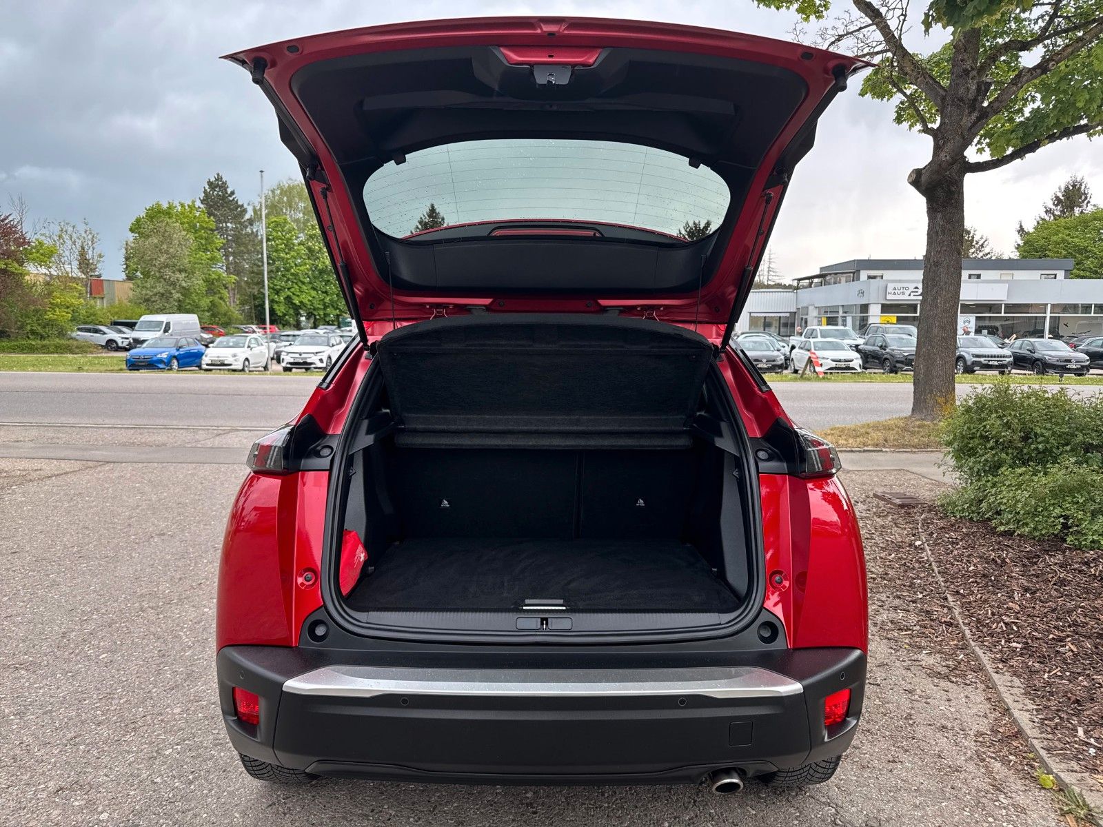 Fahrzeugabbildung Peugeot 2008 Allure Pack, Sitzheizung, Induktionsladen