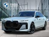 BMW M760e xDrive Limousine Sportpaket B&W Surround