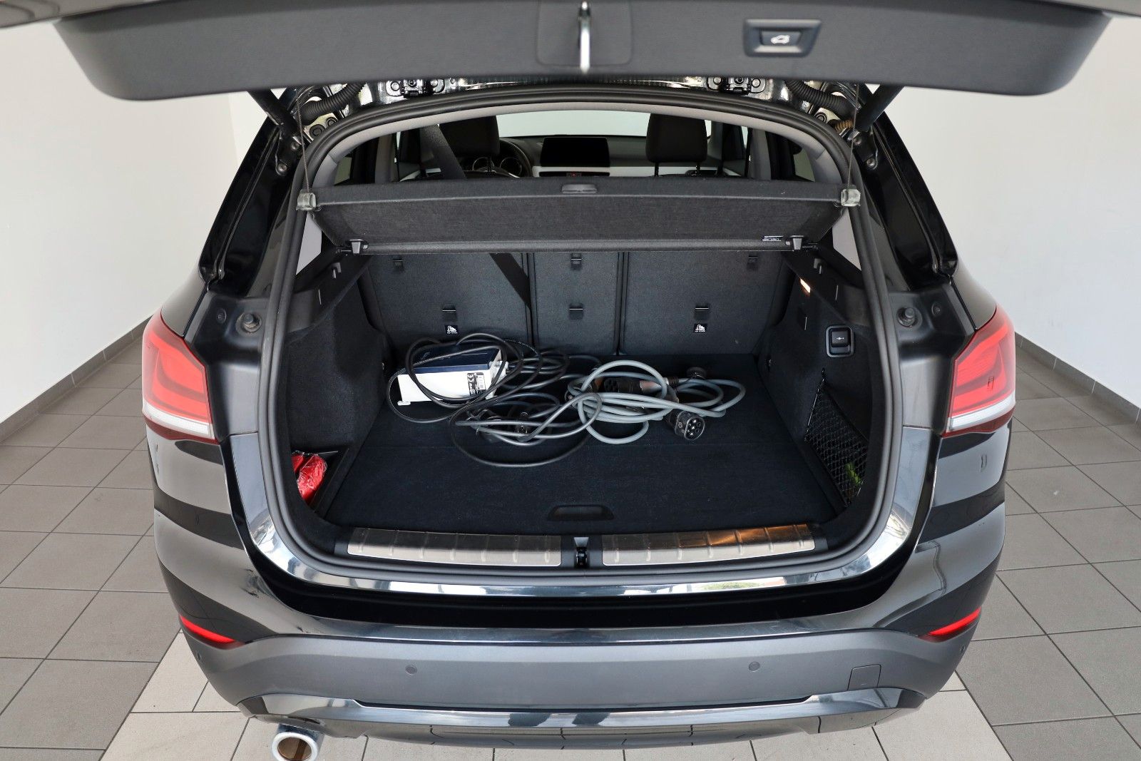 Fahrzeugabbildung BMW X1 xDrive 25e Advantage Leder,Navi,LED,Kamer,HUD