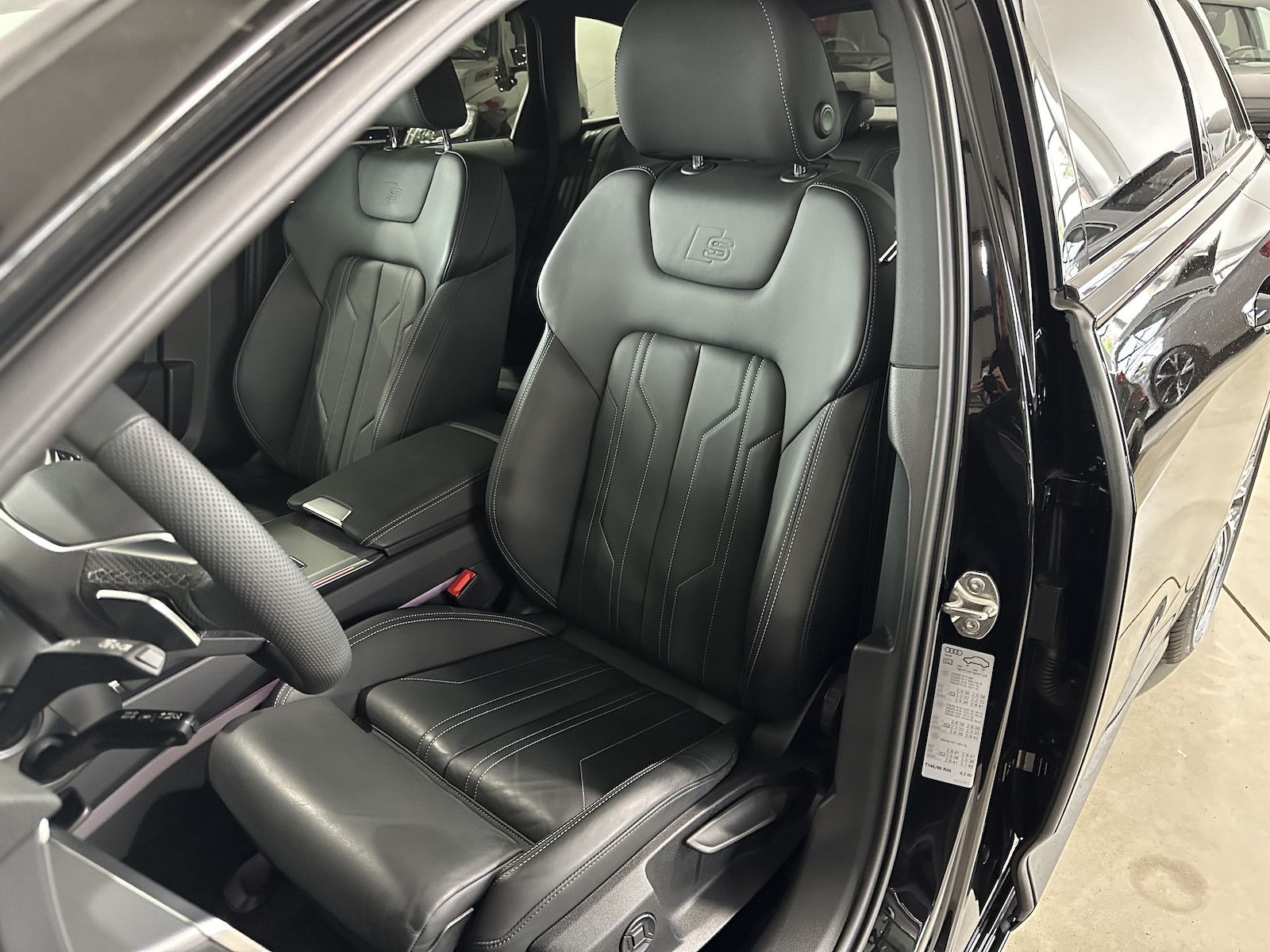 Fahrzeugabbildung Audi A6 Avant 45 TFSI quattro S line/Leder/Pano/´21/