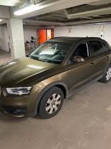 Audi Q3 2.0 TFSI quattro - - Audi Q3: Braun