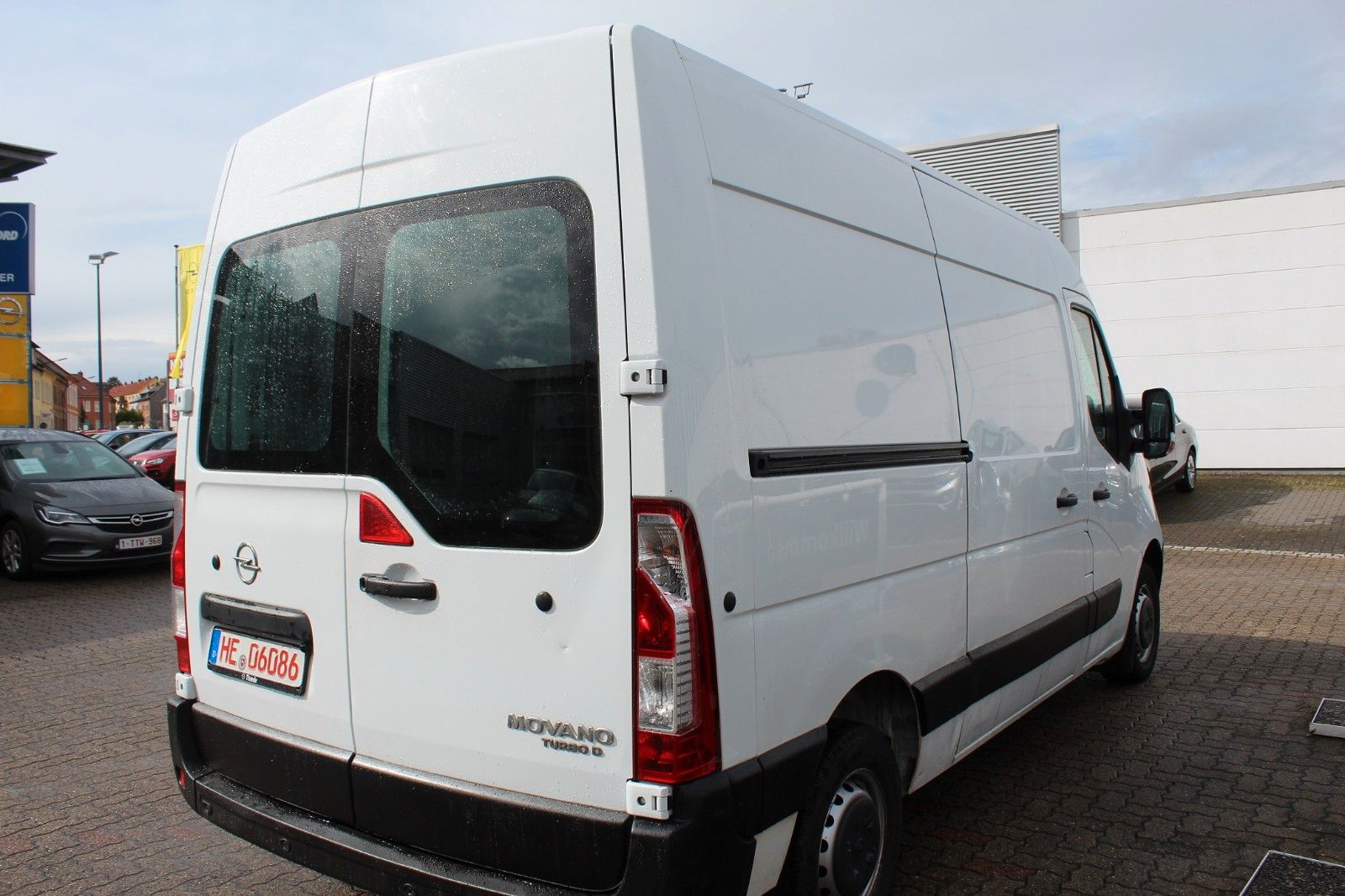 Fahrzeugabbildung Opel Movano B L2H2 3,3t AC/PDC/KAMERA/LED/TEMPOMAT