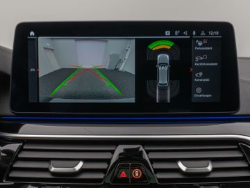 Fahrzeugabbildung BMW 530d LuxuryLine Pano Kamera Laser HUD DAB HiFi