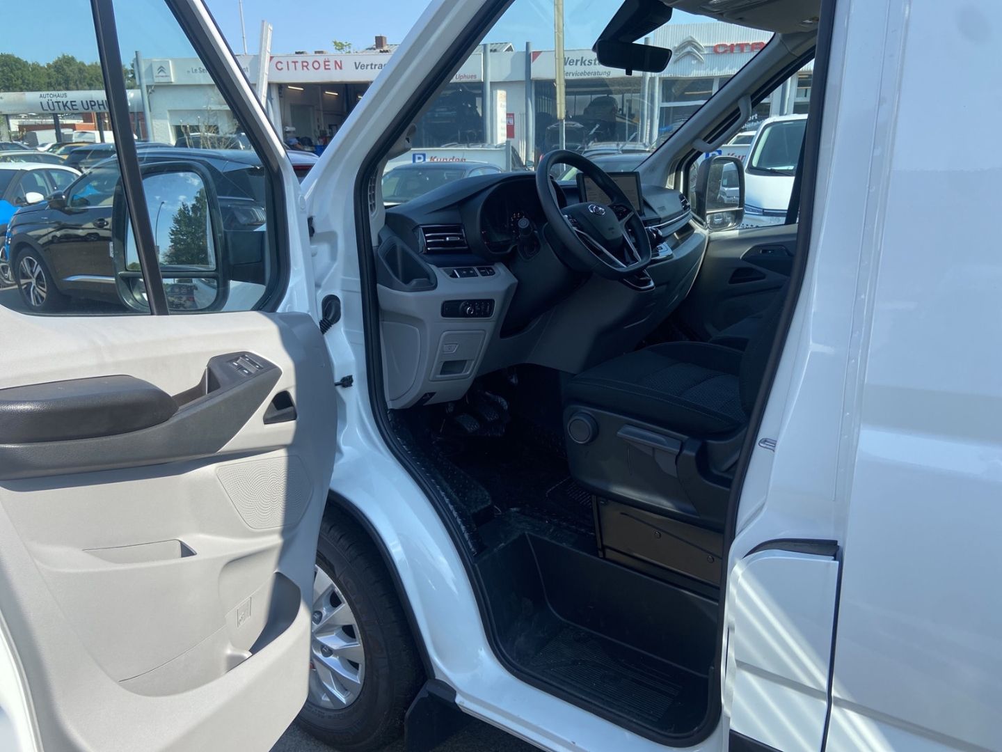 Fahrzeugabbildung Maxus Deliver9 KW 2.0 L3H2 FWD Luxury LED CarPlay DAB