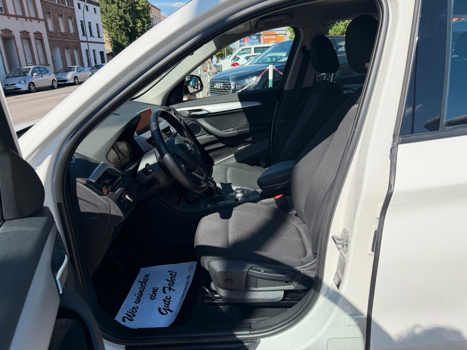 Fahrzeugabbildung BMW X1 sDrive 18 i NAVI LED KAMERA AUTOMATIK 8-FACH
