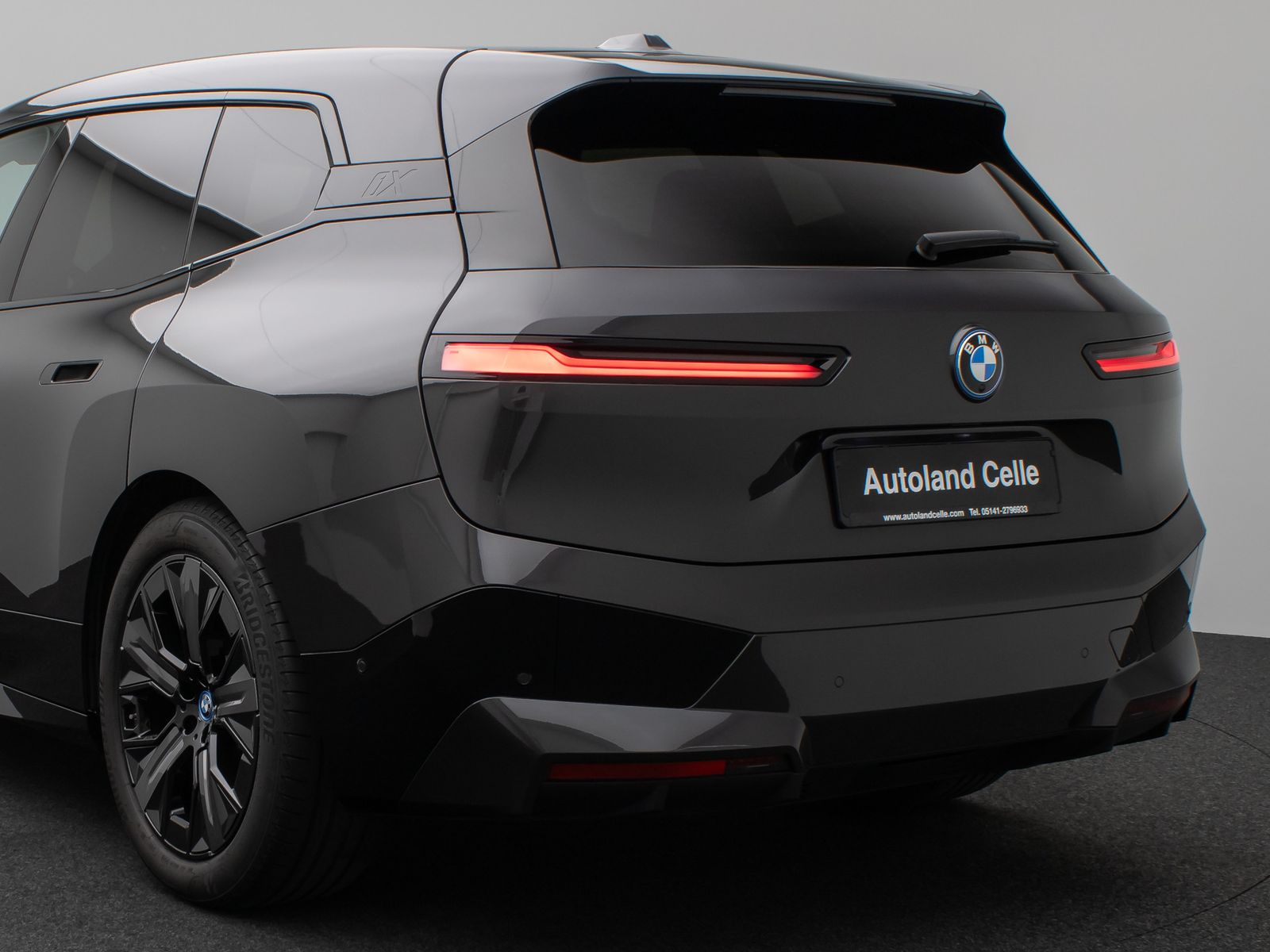 Fahrzeugabbildung BMW iX xD40 Sportpaket360°DAB H/K ACC AHK Komfort