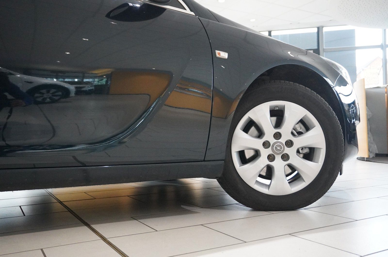 Fahrzeugabbildung Opel Insignia A ST 1.6 INNOVATION NAVI/LED/KAMERA/AHK