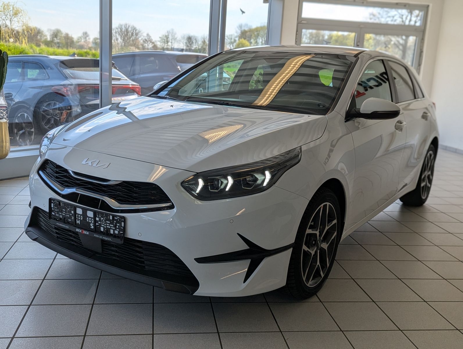 Fahrzeugabbildung Kia cee'd / Ceed 1.5 Ultimate Style-Pak. JBL ACC 7J