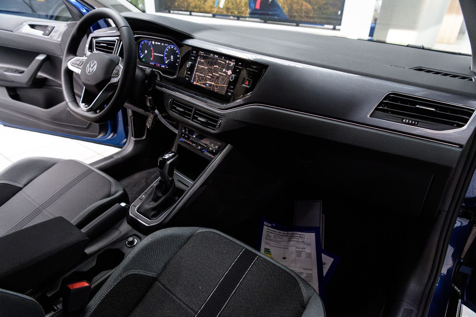 Fahrzeugabbildung Volkswagen Polo Style 1.0l TSI +DSG + Navi + IQ Drive