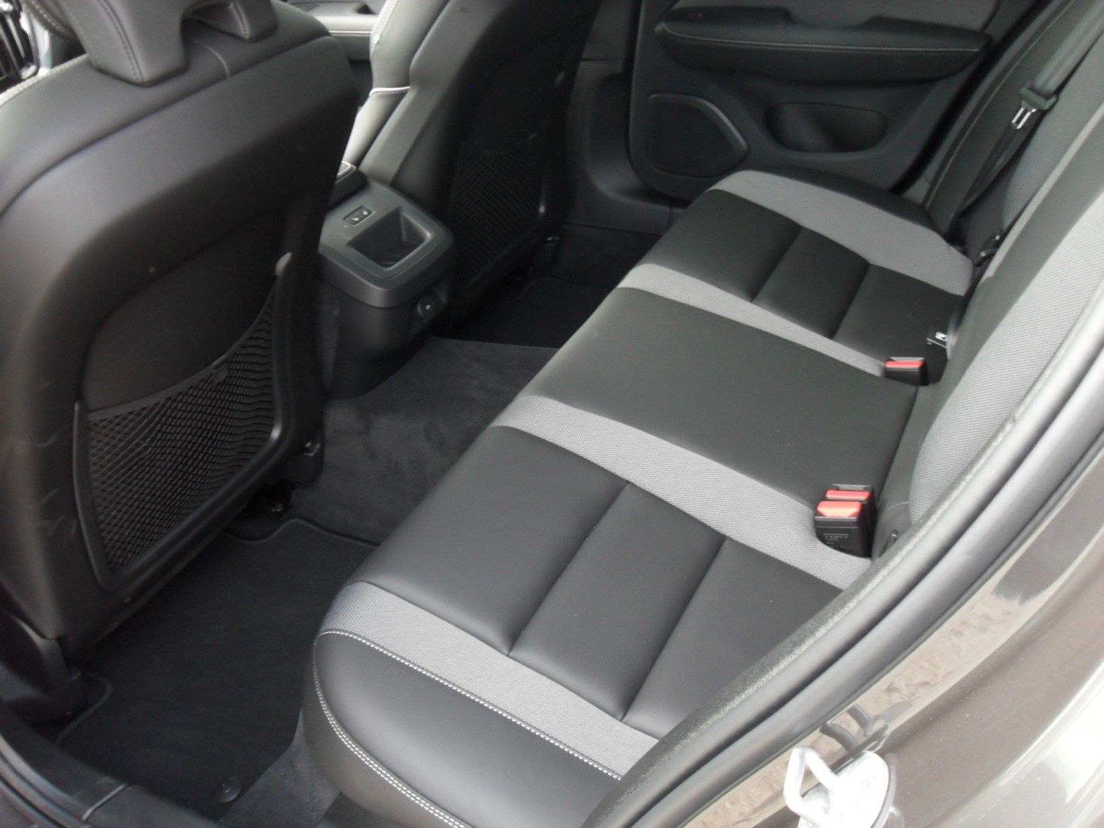 Fahrzeugabbildung Volvo V60 B5 Cross Country Plus AWD | AHK | 360° | SH