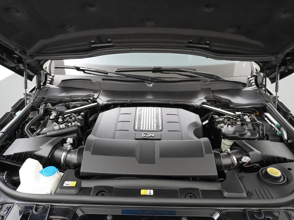 Land Rover Range Rover Sport 5.0 V8 Supercharged SVR