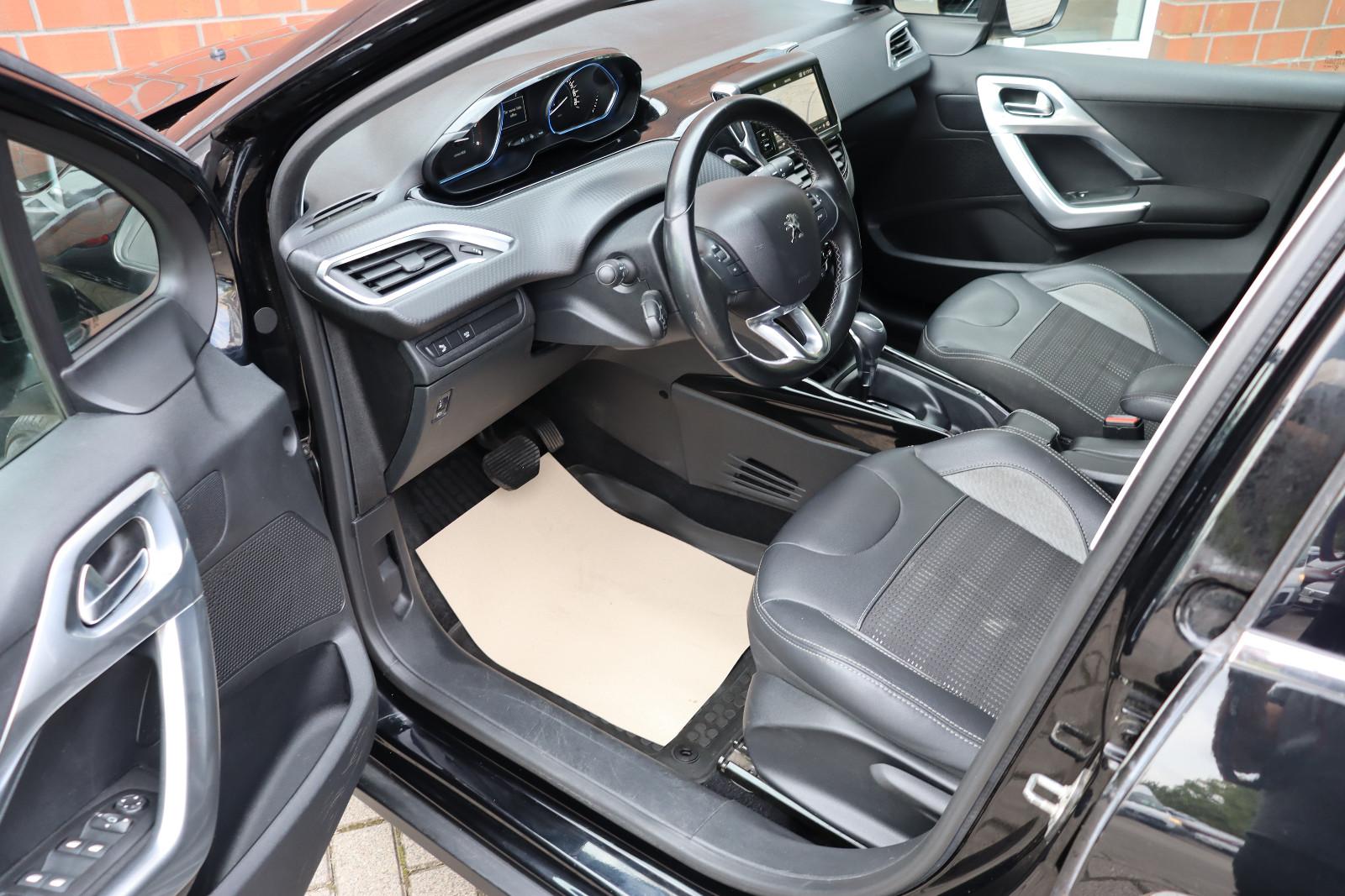 Peugeot 2008 1.5 Blue-HDI Allure Aut. LED Leder Navi