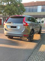 Volvo XC60 R-Design, D5 AWD, 20 Zoll - Volvo XC60 mit Diesel-Antrieb: Alcantara, Panorama-Dach