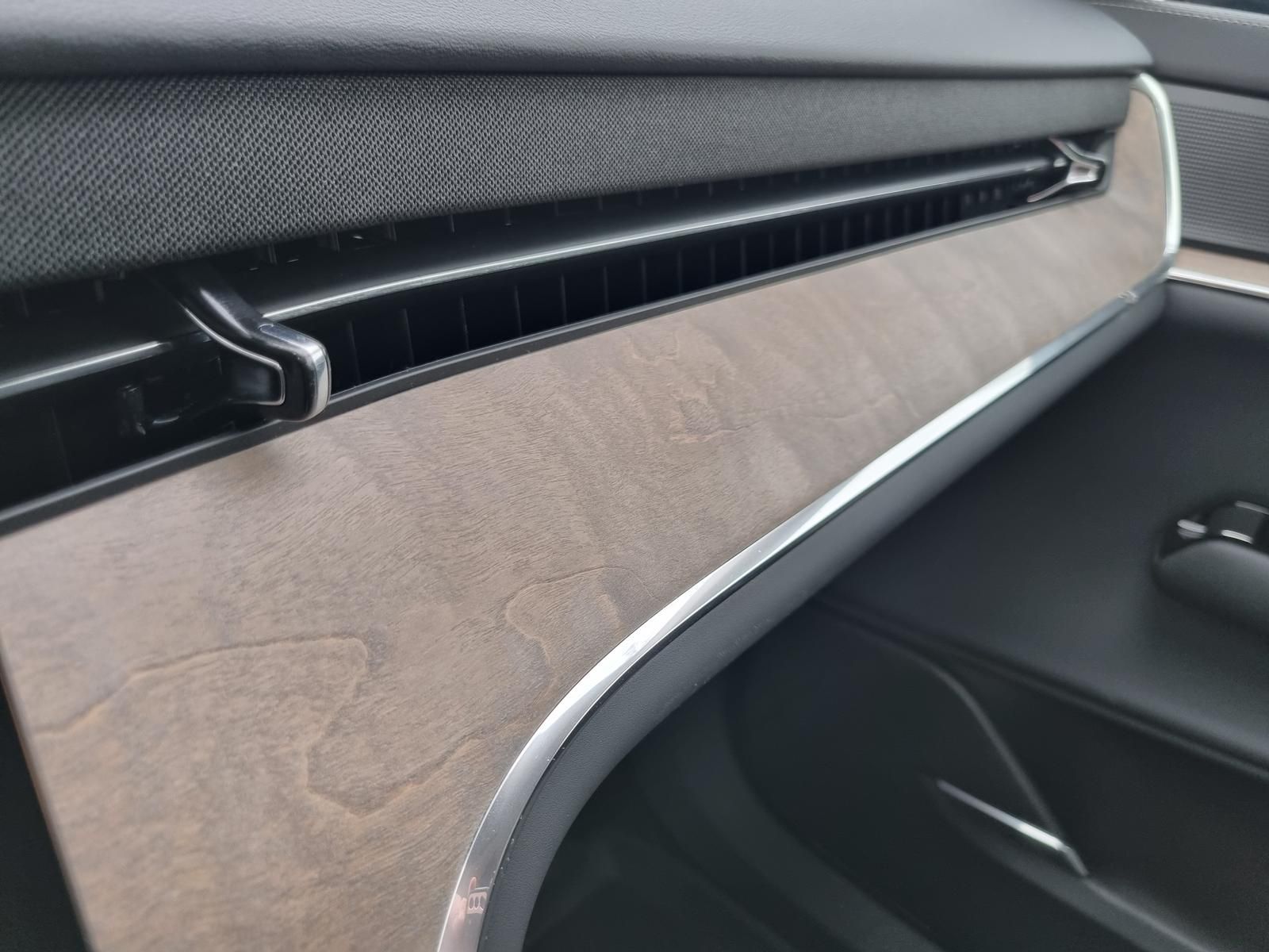 Fahrzeugabbildung Volvo EX90 TWIN AWD Ultra 7-Sitzer 'Ganzjahresreifen,