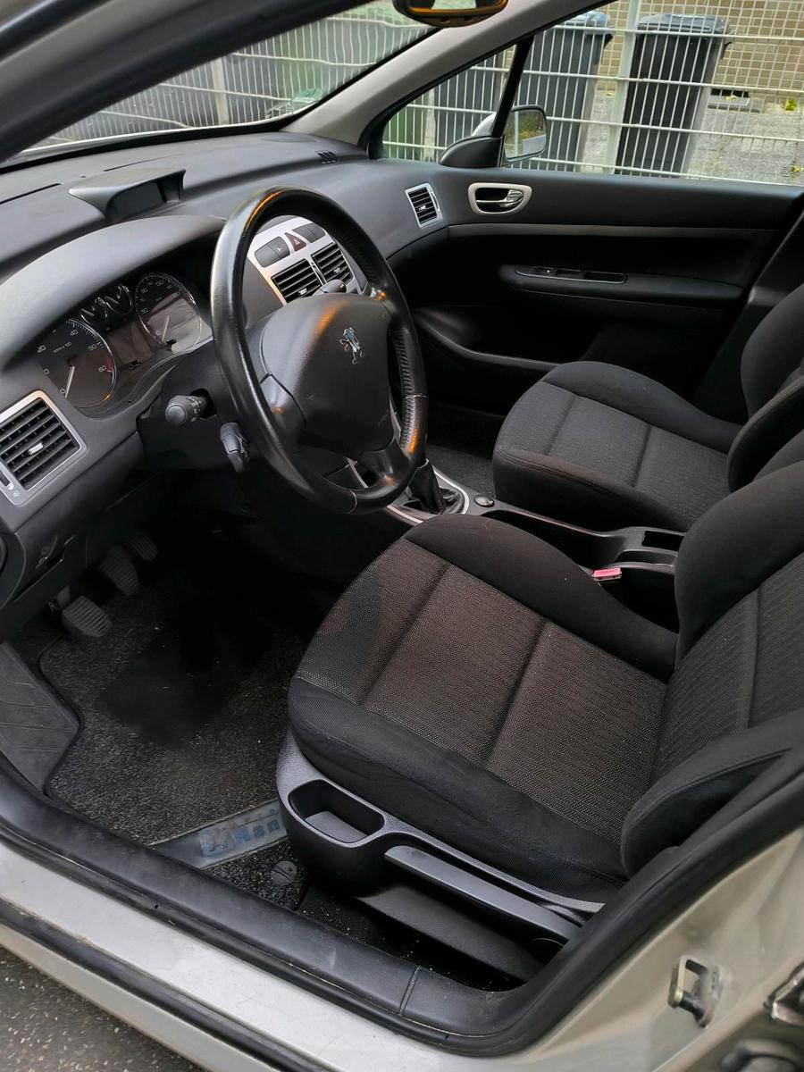 Peugeot 307 2006 — interior