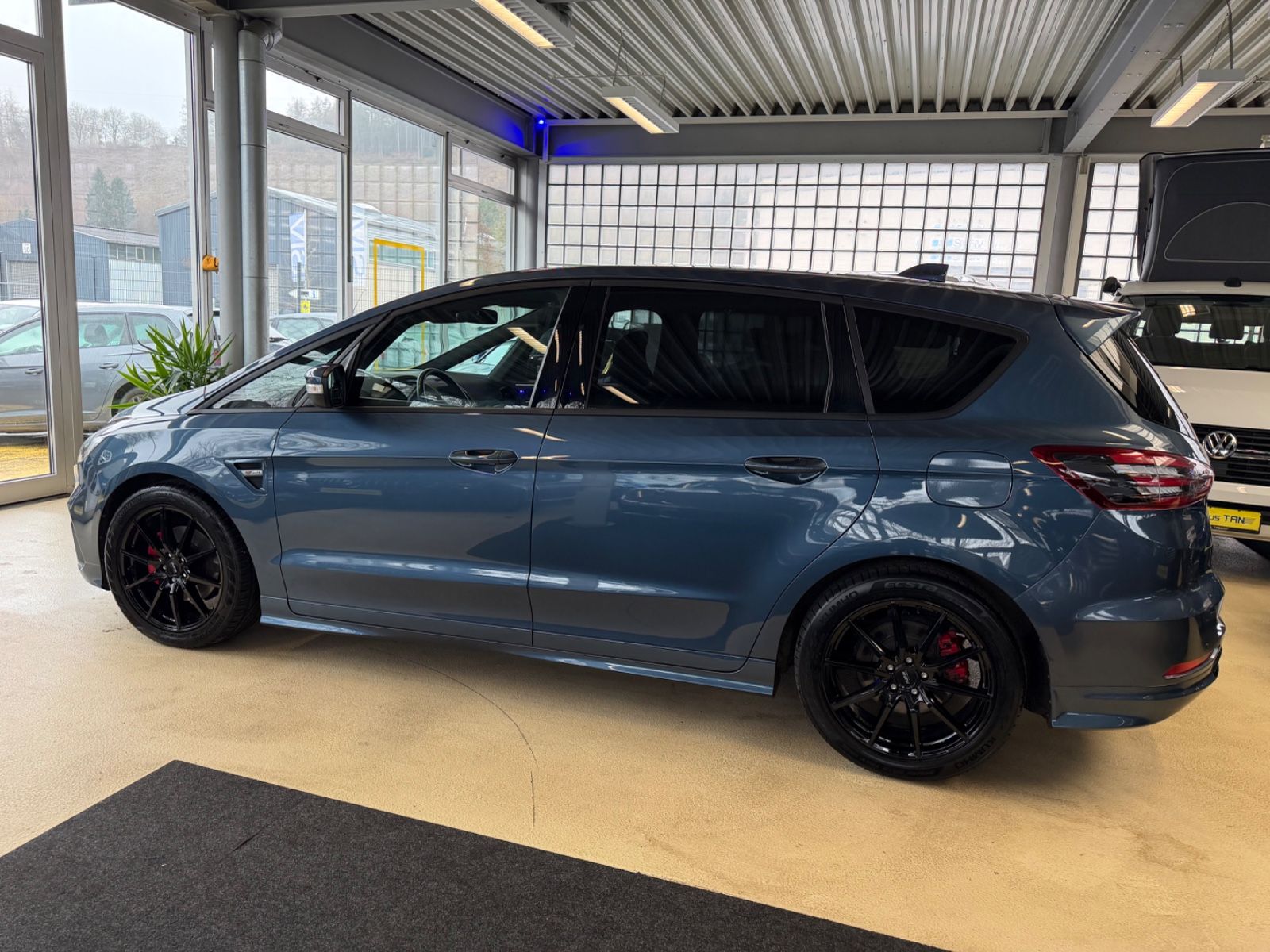 Fahrzeugabbildung Ford S-Max ST-Line *Pano* 7 Sitzer