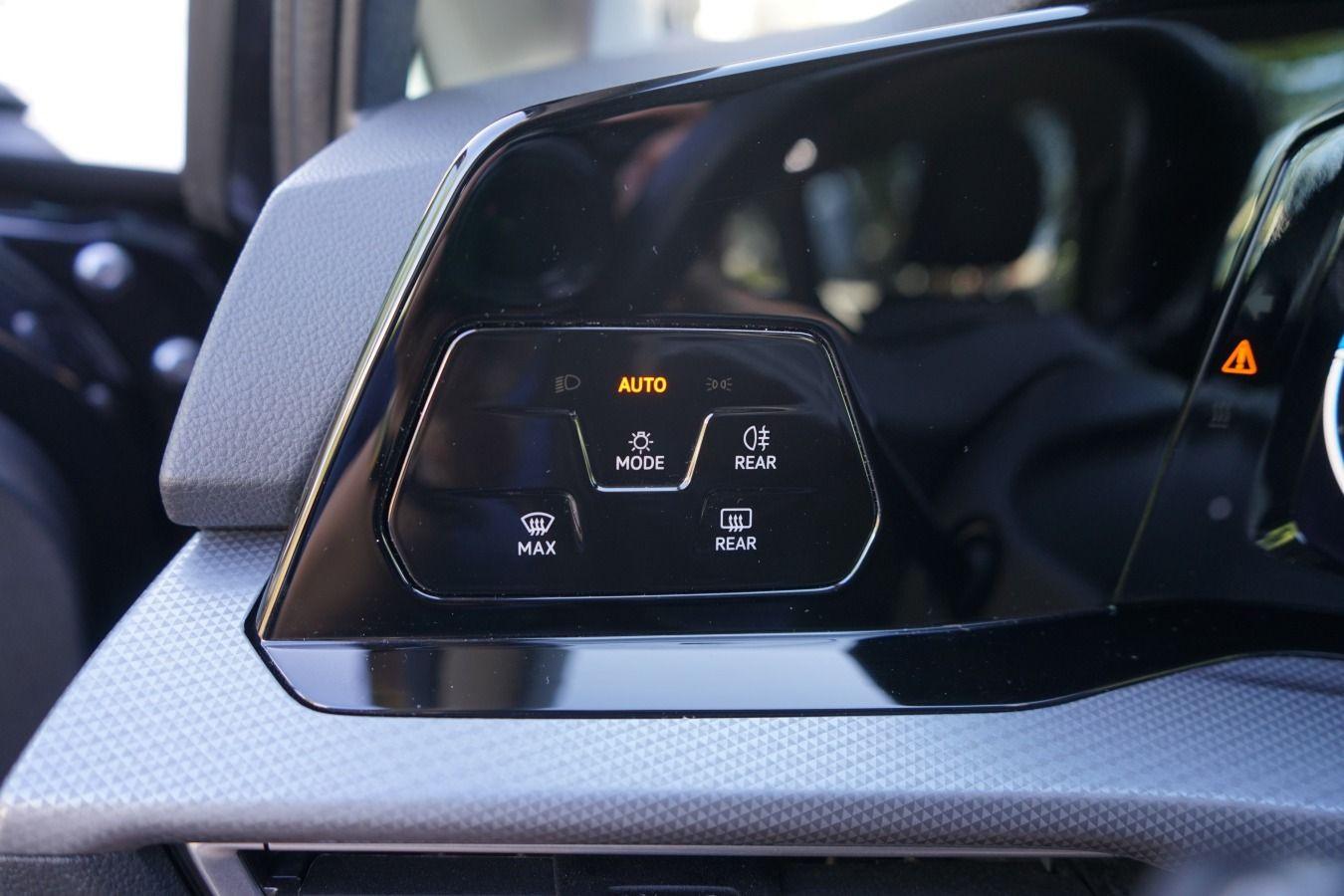 Volkswagen Golf Variant VIII 2.0 TDI Active*Panorama*LED*