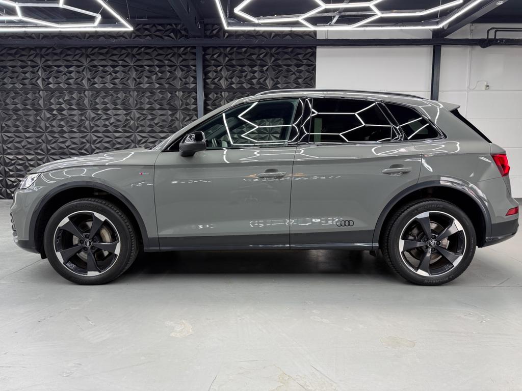 Audi Q5 2.0 TDI quattro S line Black, Foto 50 von 50