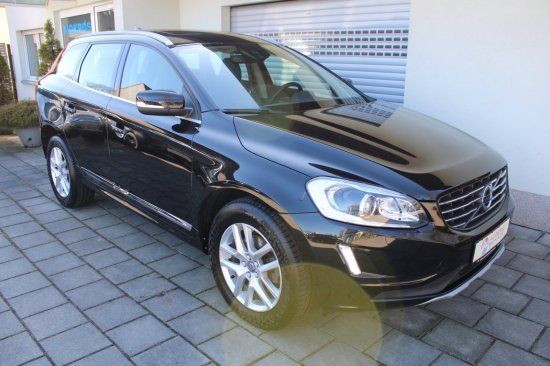 Volvo XC60 D5 AWD Geartronic Summum BiXenon Leder Pano