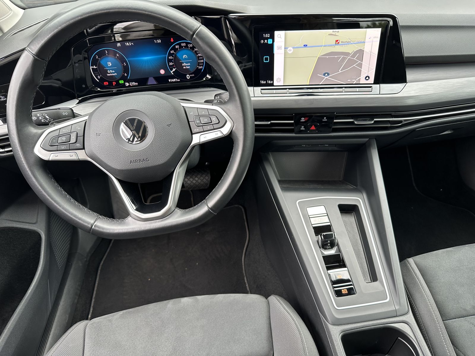 Fahrzeugabbildung Volkswagen Golf Variant 2.0 TDI DSG Style NAV+LED+ACC+VCOCK