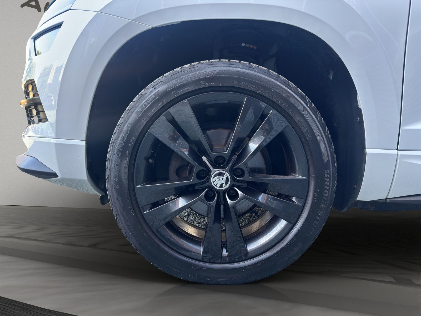 Fahrzeugabbildung SKODA KAROQ SPORTLINE DSG LED AHK APP KAMERA