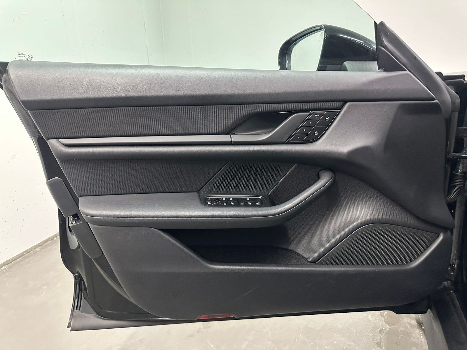 Fahrzeugabbildung Porsche Taycan  *LED*KLIMA*NAVI*SH*