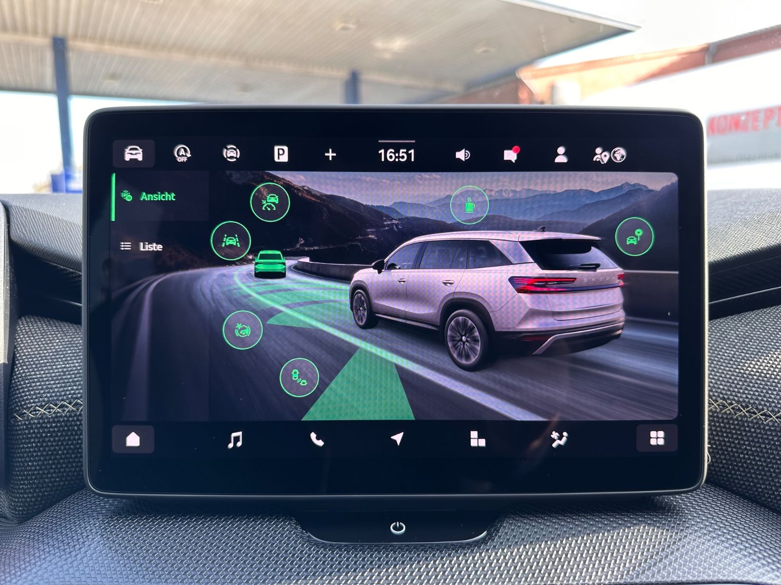 Fahrzeugabbildung SKODA Kodiaq 1.5 eTSI Selection DSG ACC/LED/PDC/SHZ