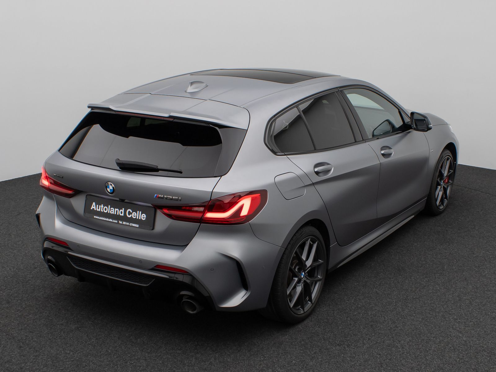 Fahrzeugabbildung BMW M135i xD Panorama Kamera HUD DAB H/K Komfort 18"