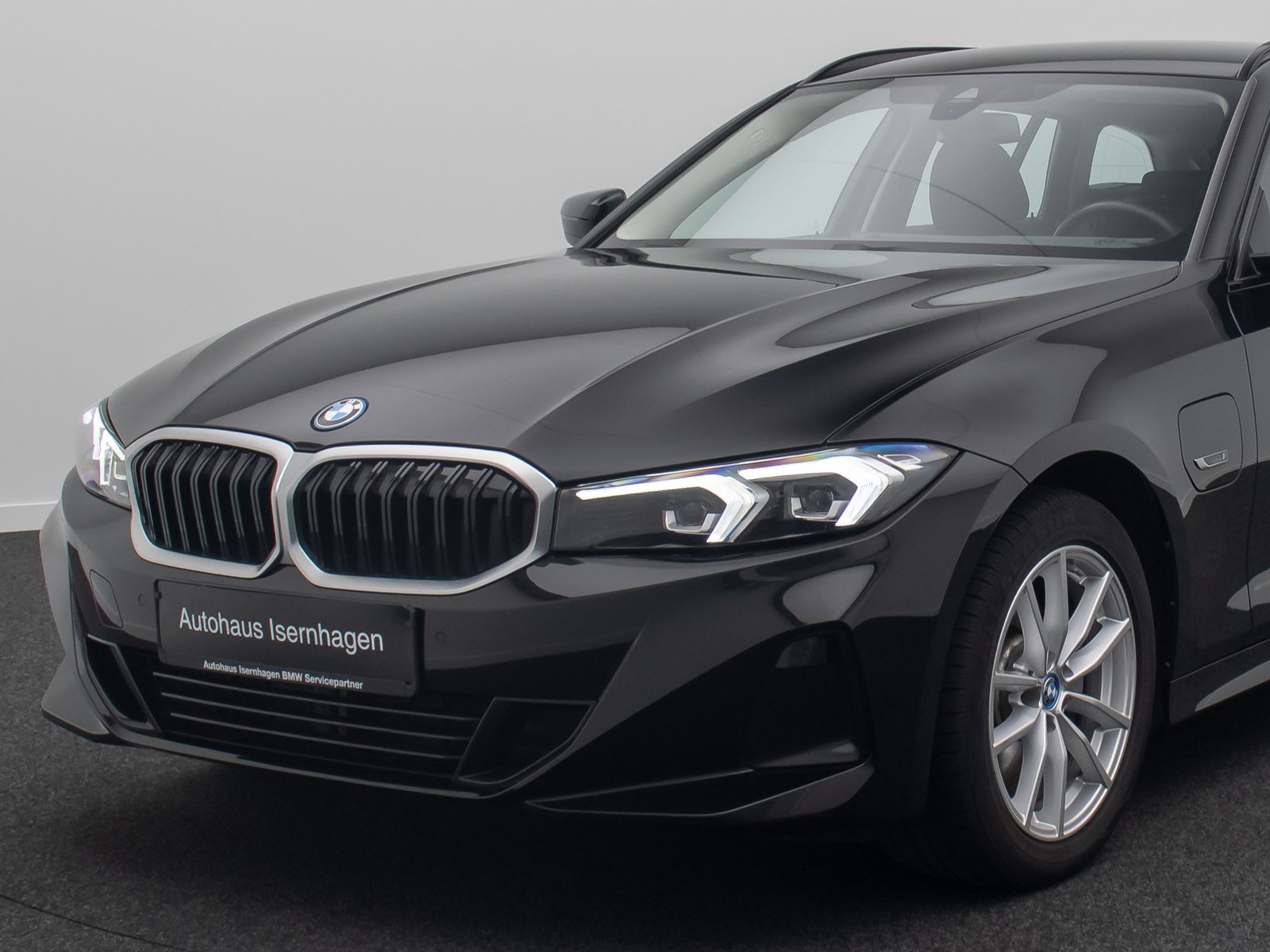 Fahrzeugabbildung BMW 320e Widscreen DAB Cockpit+ PDC GeschwindigReg