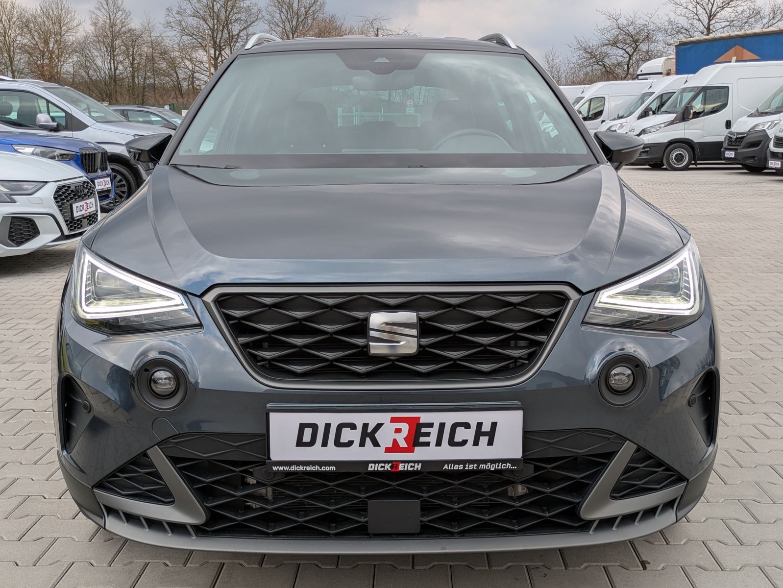 Fahrzeugabbildung SEAT Arona 1.0 TSI FR DSG AHK*ACC*LED*APP*DAB*KAMERA