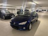Peugeot 206 Cabriolet CC Tendance Tüv Neu - Peugeot 206 Tendance mit Benzin-Antrieb
