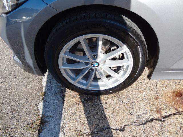 Fahrzeugabbildung BMW 318 i/1.Hand/Curved/LED/Navi/SitzH/2.500km/