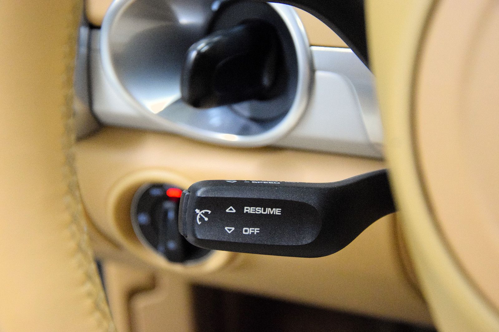 Fahrzeugabbildung Porsche Cayenne GTS PDLS+ Chrono BOSE Pano *Luft Kamera