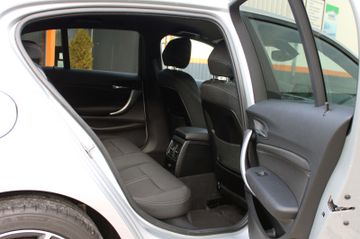Fahrzeugabbildung BMW 120i Ed. Sport Line Autom. Shz LED Navi HiFi GRA