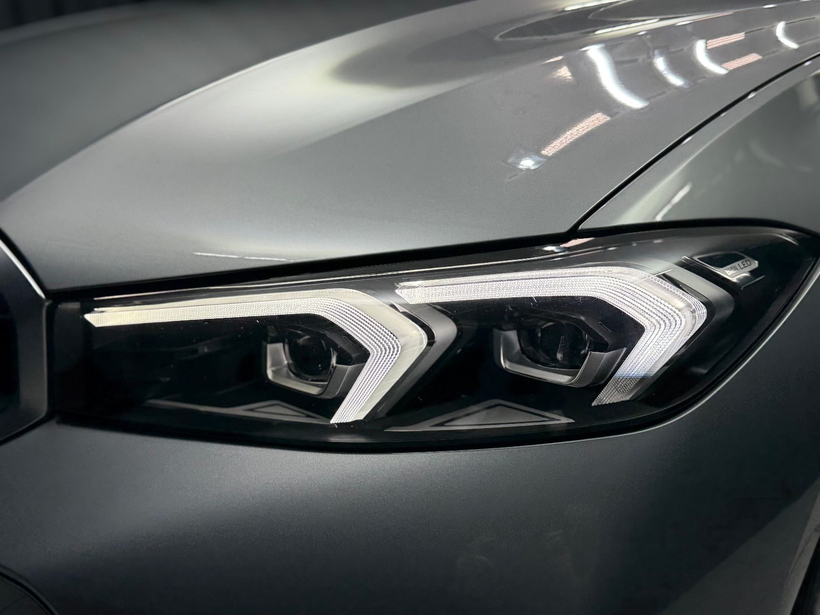 Fahrzeugabbildung BMW 330i Touring M Sport|HIFI|WIDESCREEN|KAMERA|NAV
