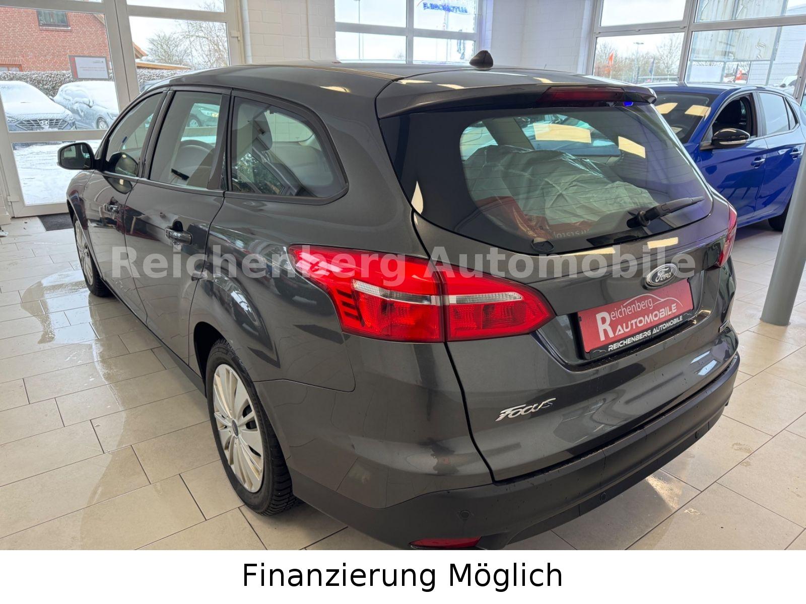 Ford Focus Turnier Carplay, Navigation,PDC hinten