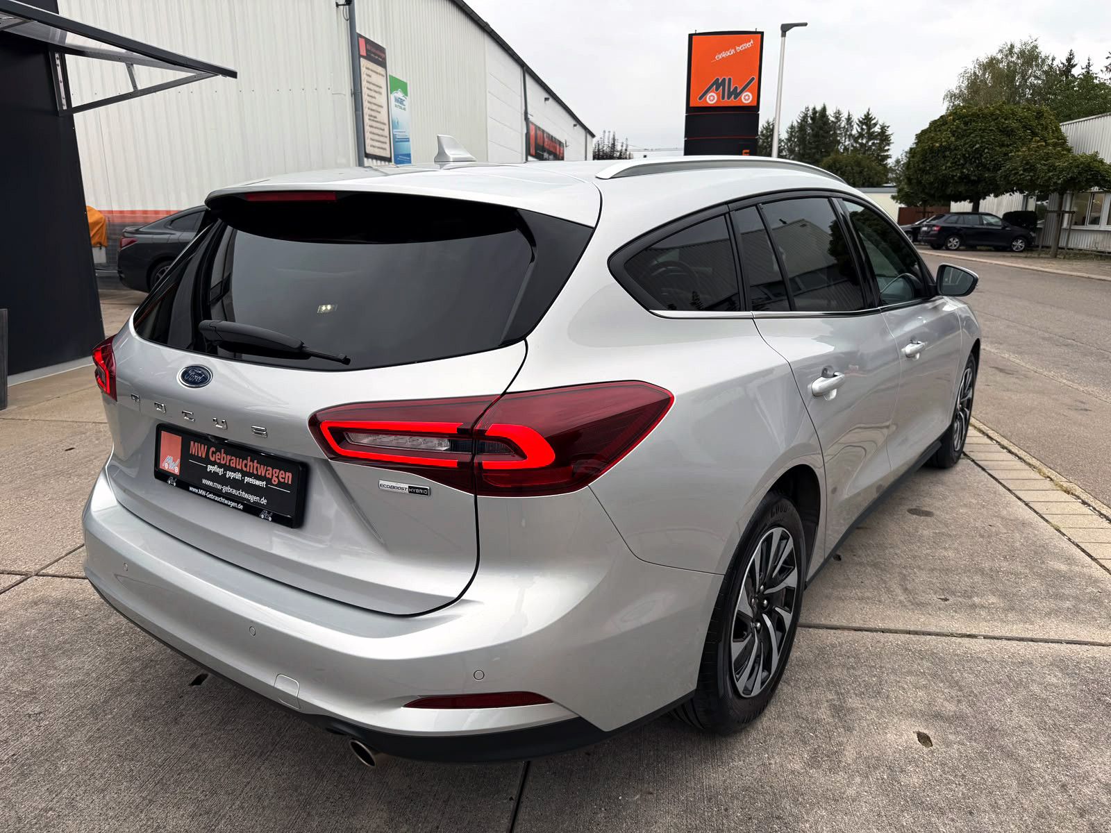 Fahrzeugabbildung Ford Focus Turnier 1.0 EB Titanium AHK ACC KAM B&O BT