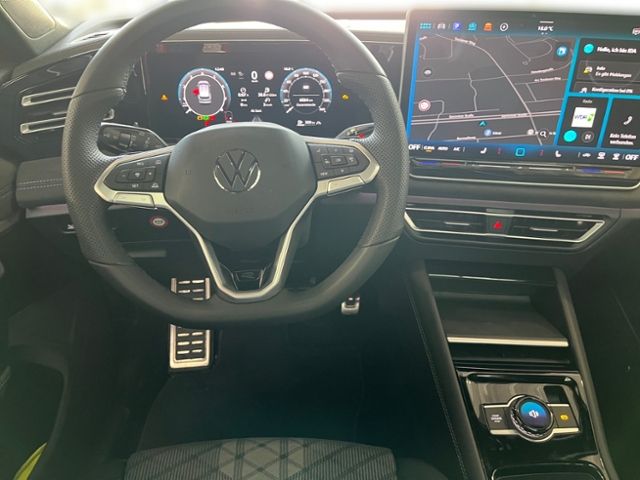 Fahrzeugabbildung Volkswagen Tiguan 1.5 eTSI DSG R-LINE PANORAMA STDHZG NAVI