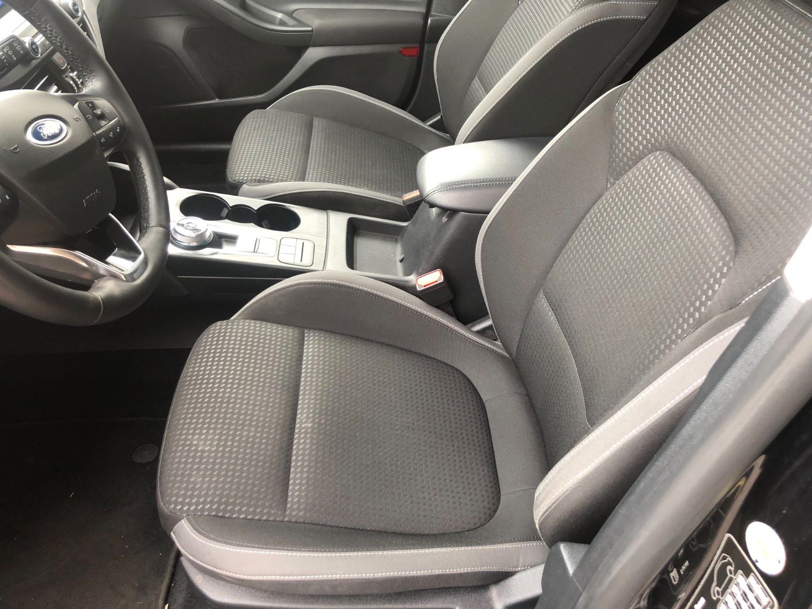 Fahrzeugabbildung Ford Focus Turnier Cool & Connect