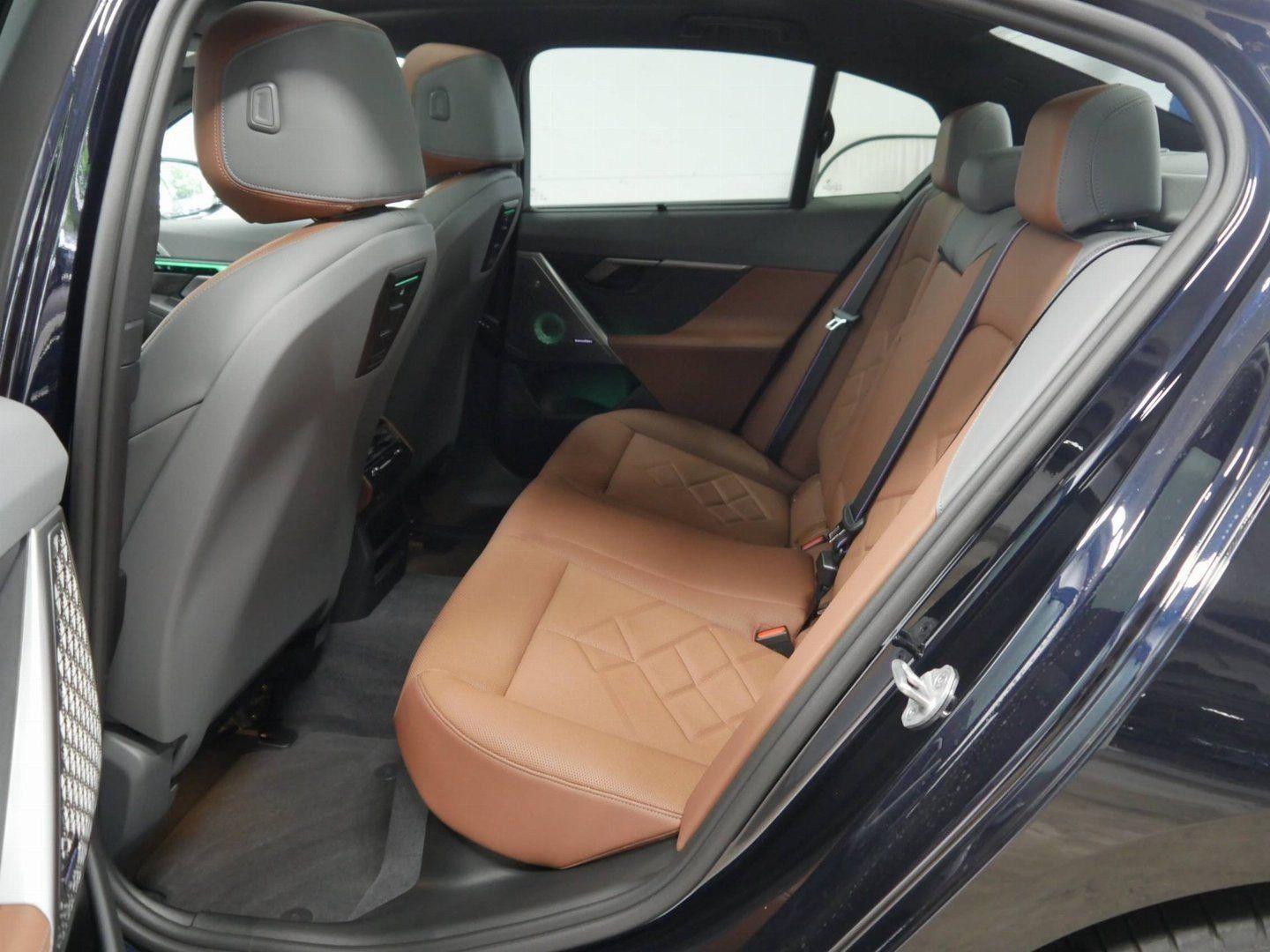 Fahrzeugabbildung BMW i5 xDrive40 M Sportpaket pro, aktive Sitzbelüftu