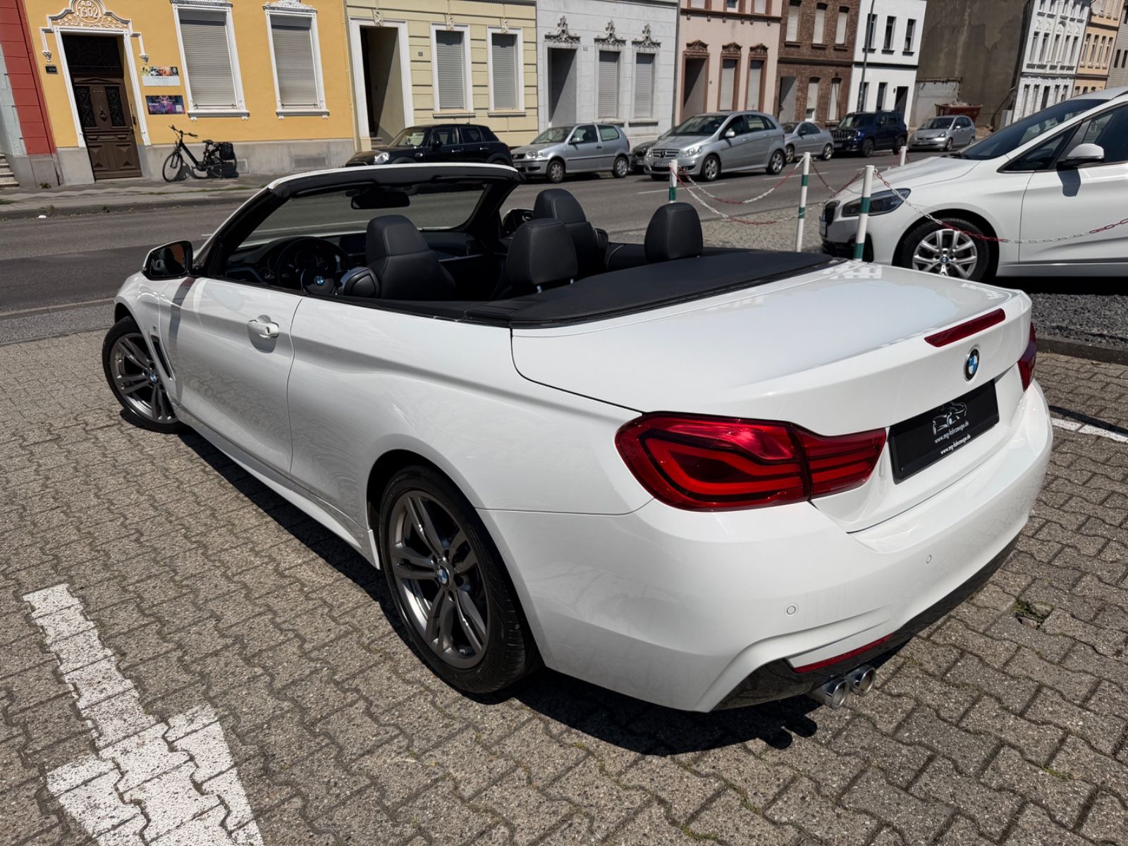 Fahrzeugabbildung BMW 420 i Cabrio M SPORT 1-HAND NAVI AUTOMATIK LED