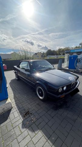 BMW 320i Cabrio E30