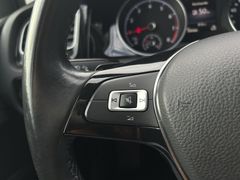 Fahrzeugabbildung Volkswagen Golf VII Variant 1.5TSI Highline ACC DSG ACC SHZ